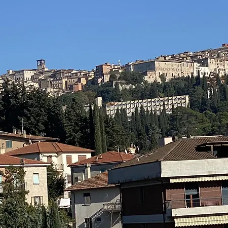 Perugia Suite فندق مبيت وإفطار بيرودجا